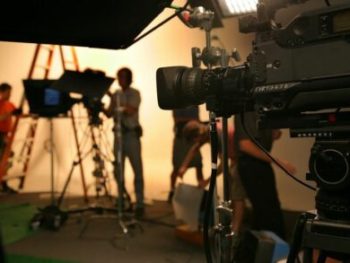 Photo TV Studio crew with camera cm 440x293 350x263